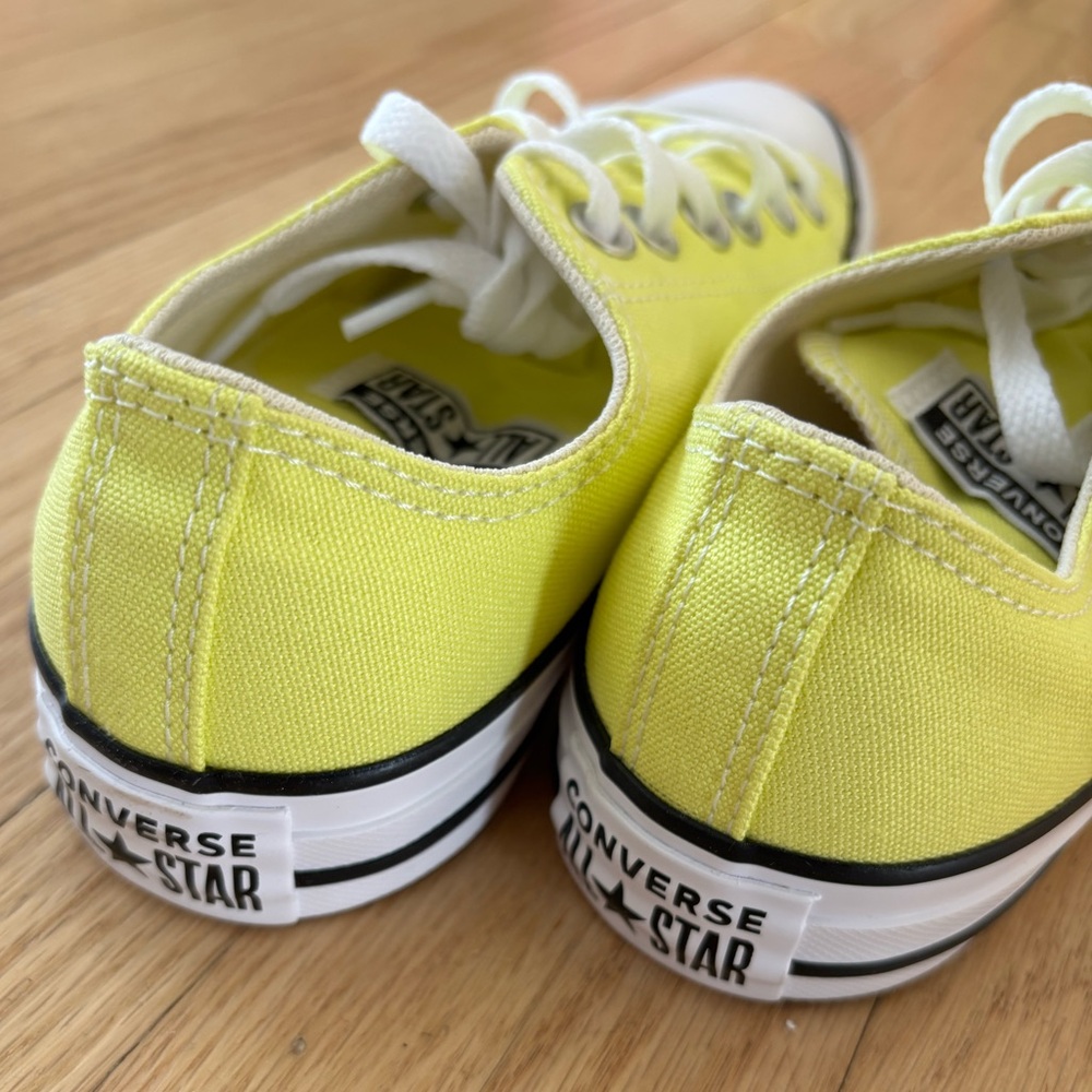 Converse Chuck Taylor All-Star low top sneakers - Unisex - New in box